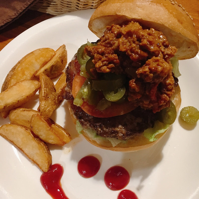 チリバーガー(ズートンズ 久茂地店)