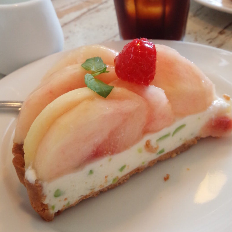 桃とピスタチオ(フルーツショップ青森屋 )