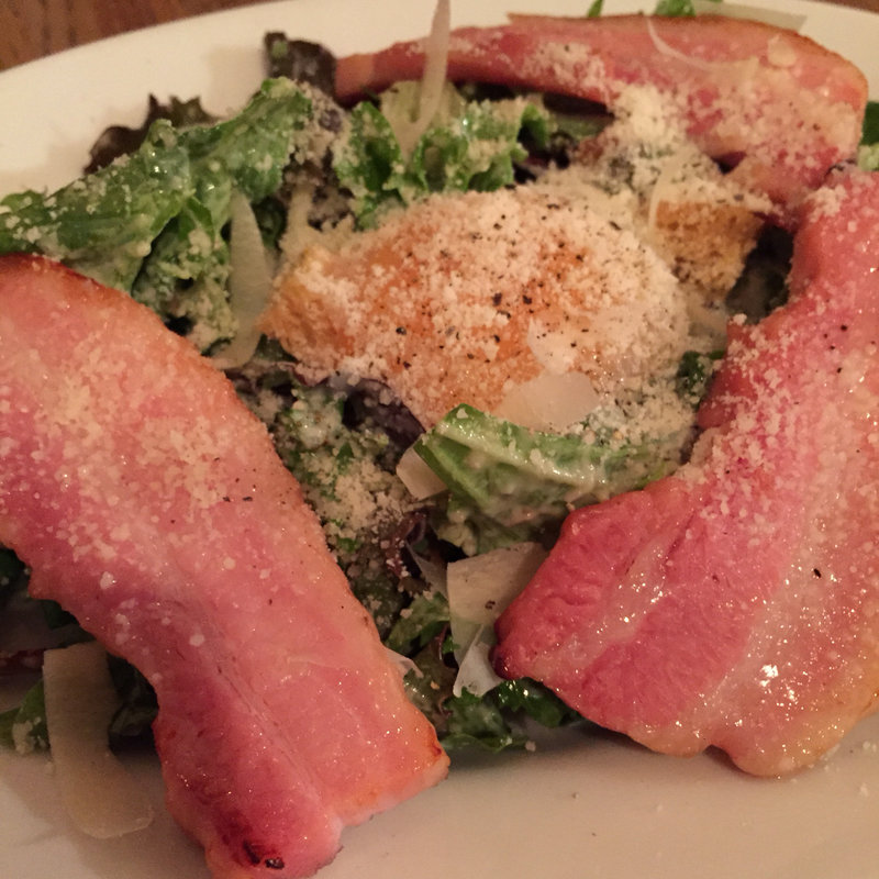 厚切りベーコンのシーザーサラダ(VIVO)