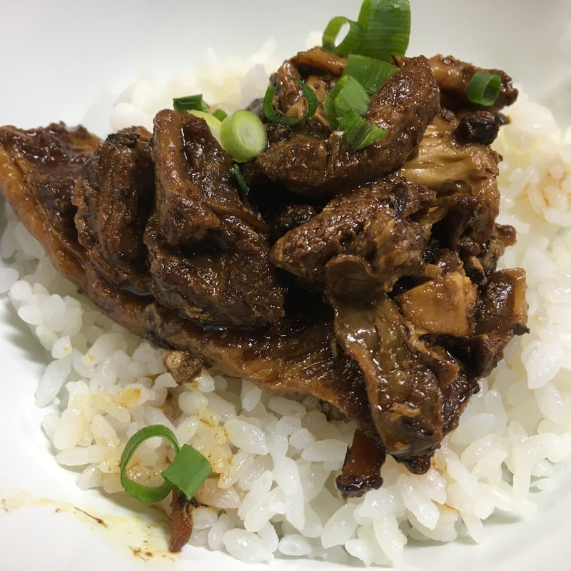 牛スジ丼(龍月 )