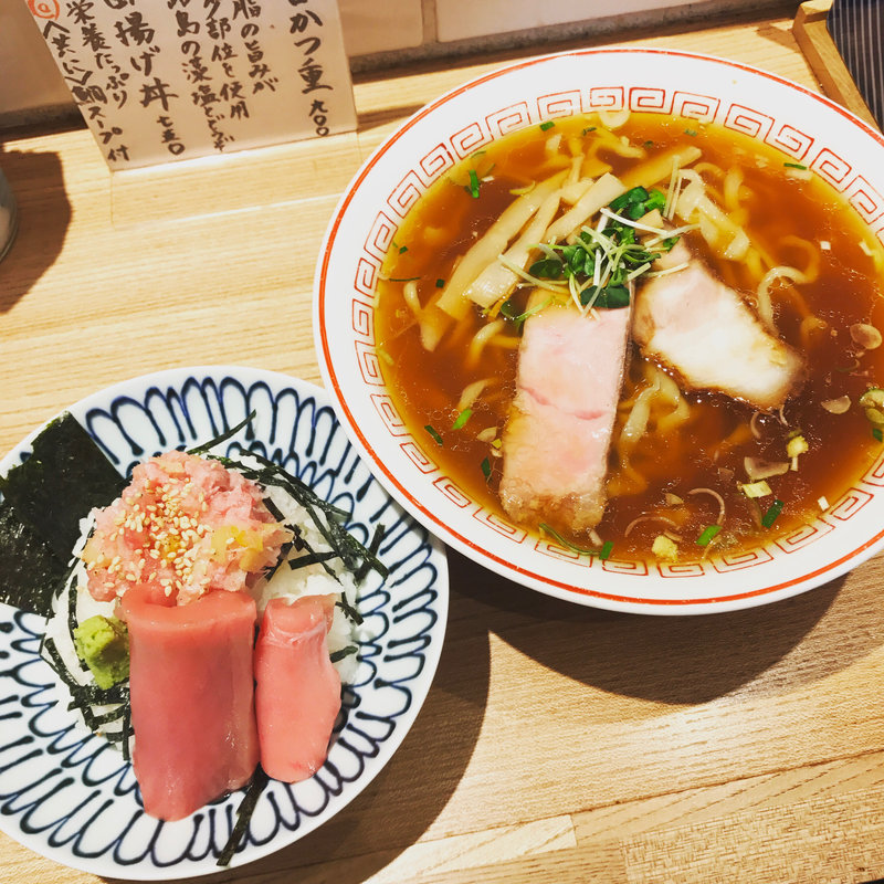 蔵出し醤油らーめん＆本鮪トロたくちらし（小）(きたかた食堂 神保町店)