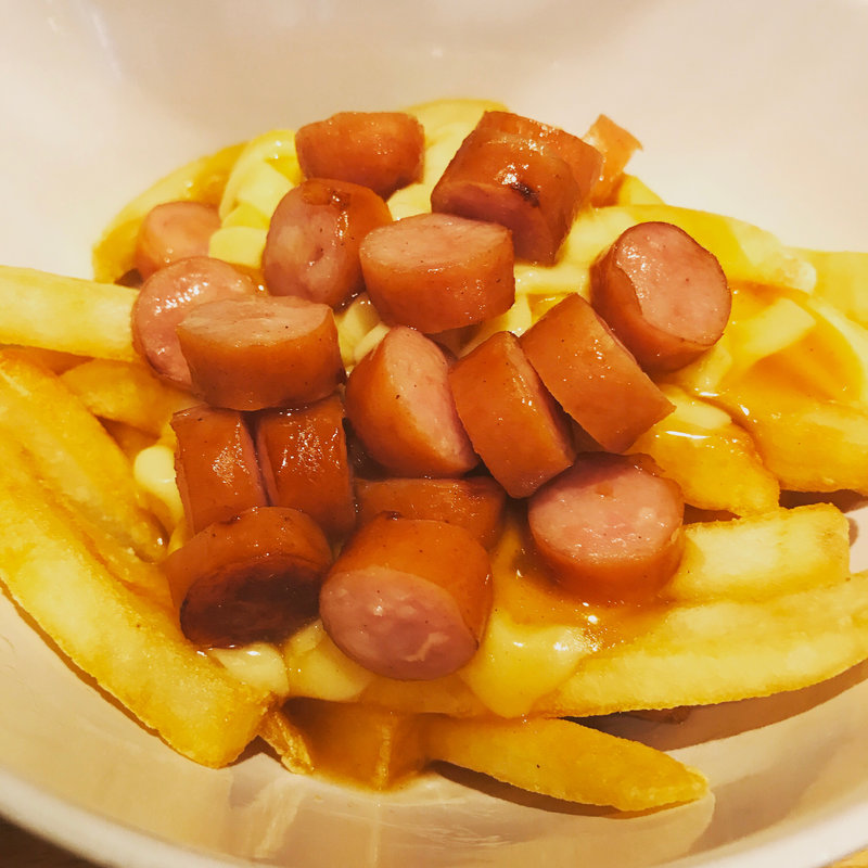 ソーセージプーティン(Robson Fries)