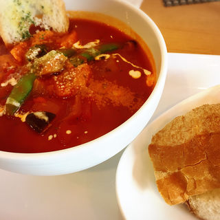 8種の野菜とポークのトマトスープ(Soup&Tea House 香音)