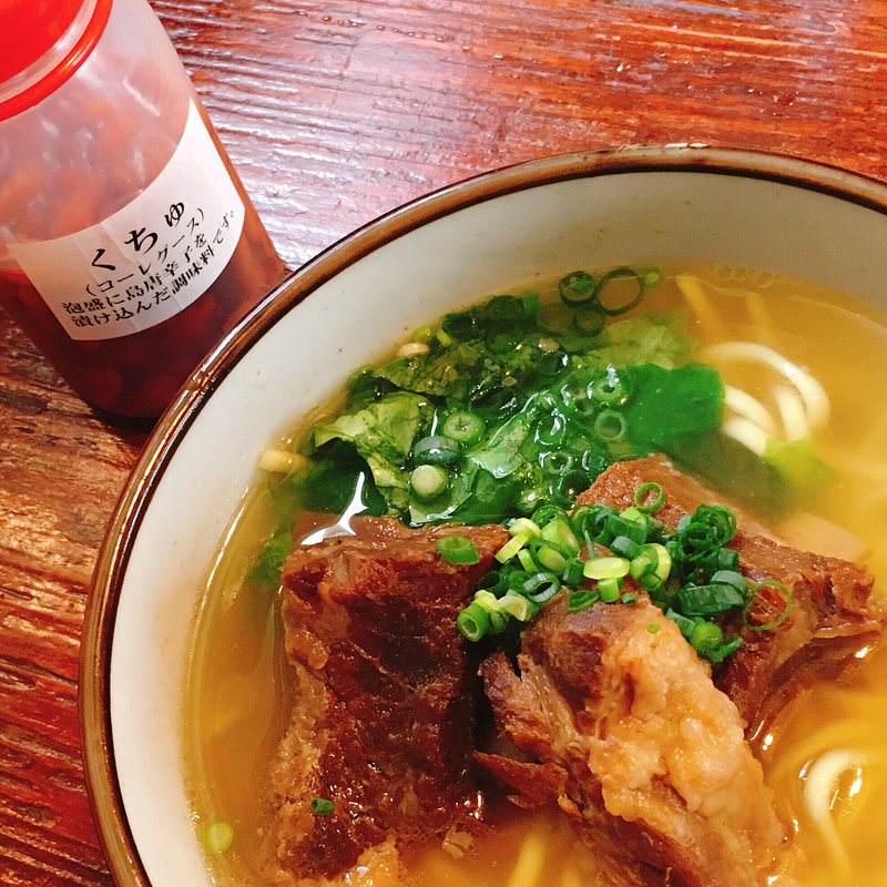 ソーキそば（スペアリブ）(そば処竹乃子)