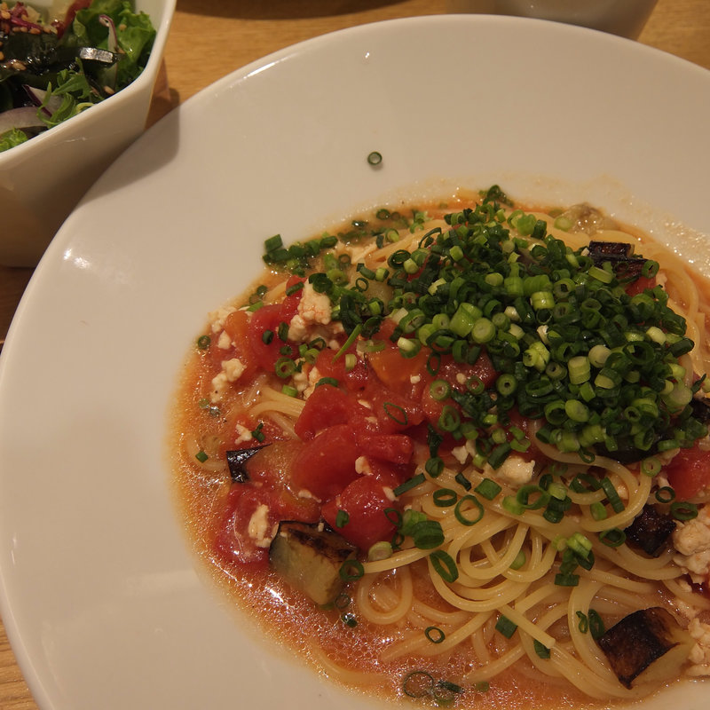 鶏そぼろとナスの味噌トマト(こなな ルミネ立川店)