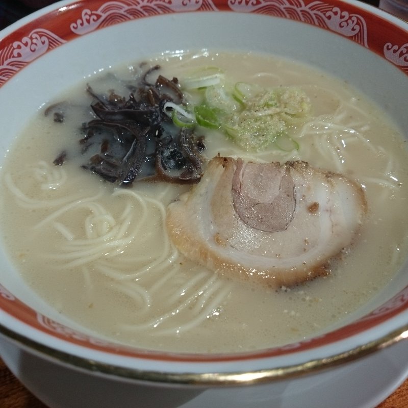 とんこつラーメン(とんこつラーメン  とんとん)