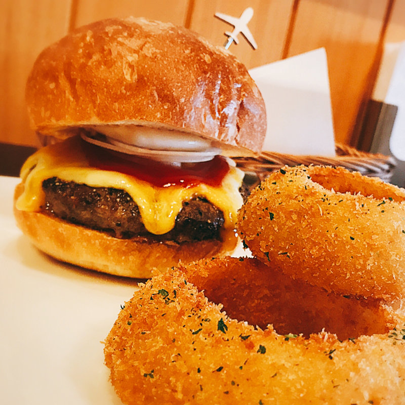 ダグズ・ノーベジチーズバーガー(ダグズ・バーガー （DOUG'S BURGER）)