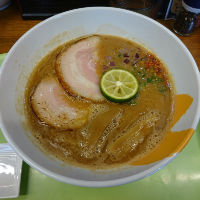 秋刀魚節白湯ラーメン(拳10ラーメン)