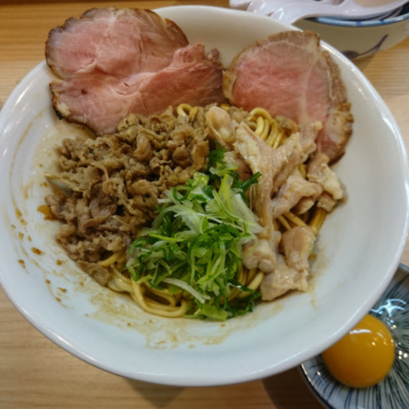 牛と鶏せせりのまぜそば(鶏谷 （トリタニ）)