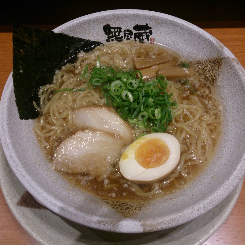 鶏ガラ醤油らーめん(無尽蔵 姫路フェスタ店)