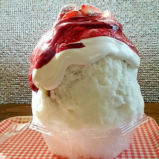 Christmasスペシャル氷濃厚ショコラとベリーホイップ(雪みるく )