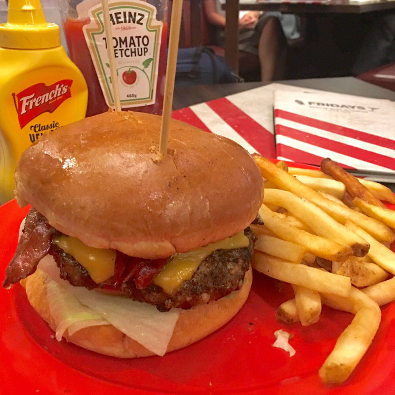 ベーコンチーズバーガー(TGI フライデーズ 名古屋店)