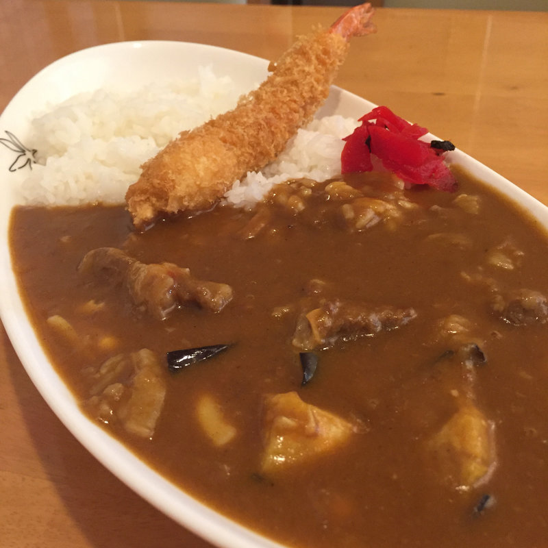 ビーフカレー 茄子とチーズとエビフライ(カレー＆洋食の店 Eat it イートイット)