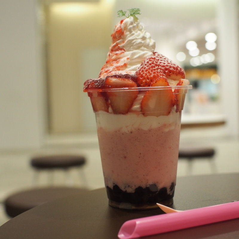 いちごタピオカスムージパフェ(スイーツ マーケット （SWEETS MARKET）)