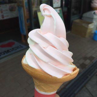 さくらの花ソフトクリーム(千光寺公園頂上売店 )
