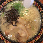 やる氣ラーメン(豚骨ラーメン博多三氣 野間店)