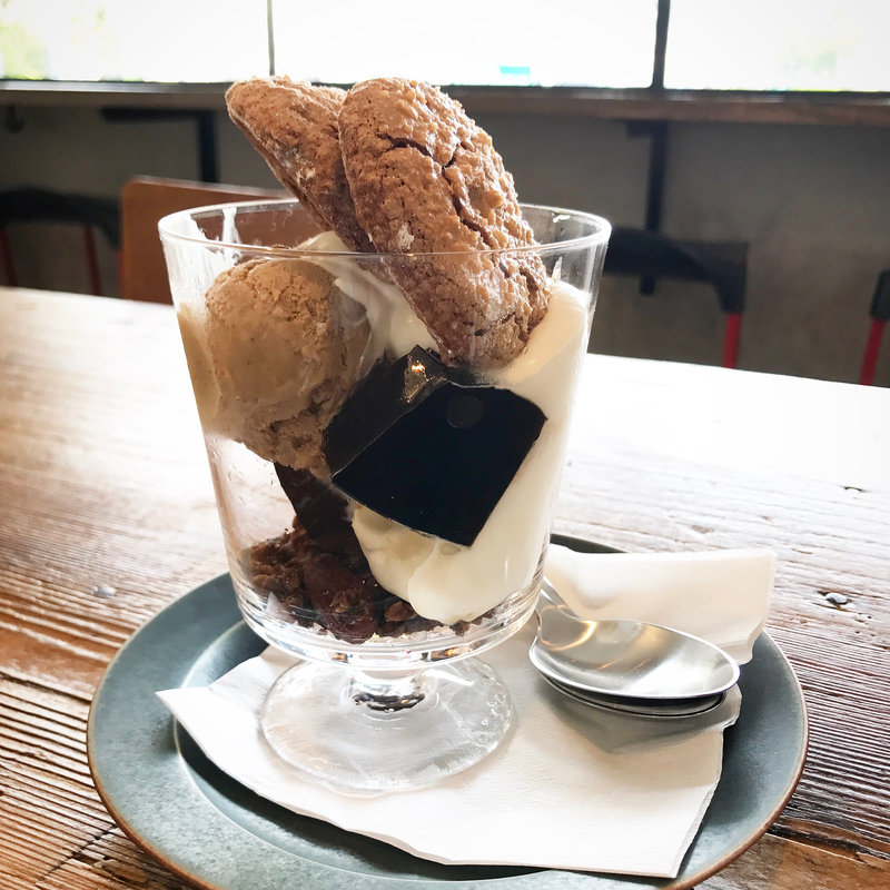 コーヒーづくしのパフェ