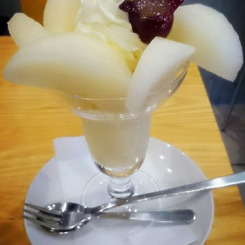 2種の梨と柿のパフェ(フルーツパーラーゴトー )