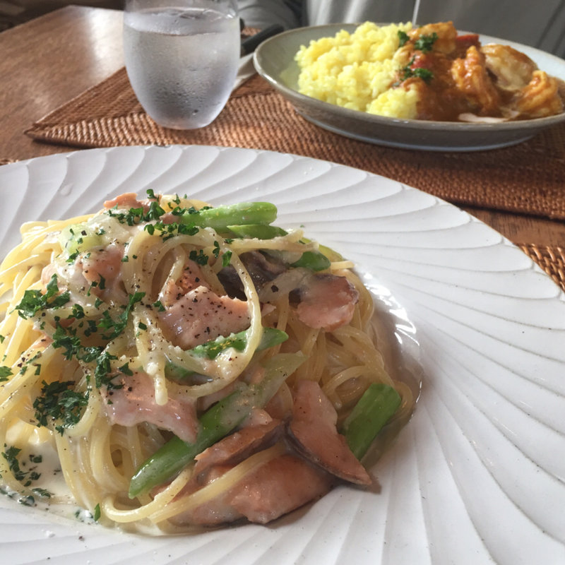 鮭とアスパラガスのパスタ(マテル ガーデン＆カフェ)