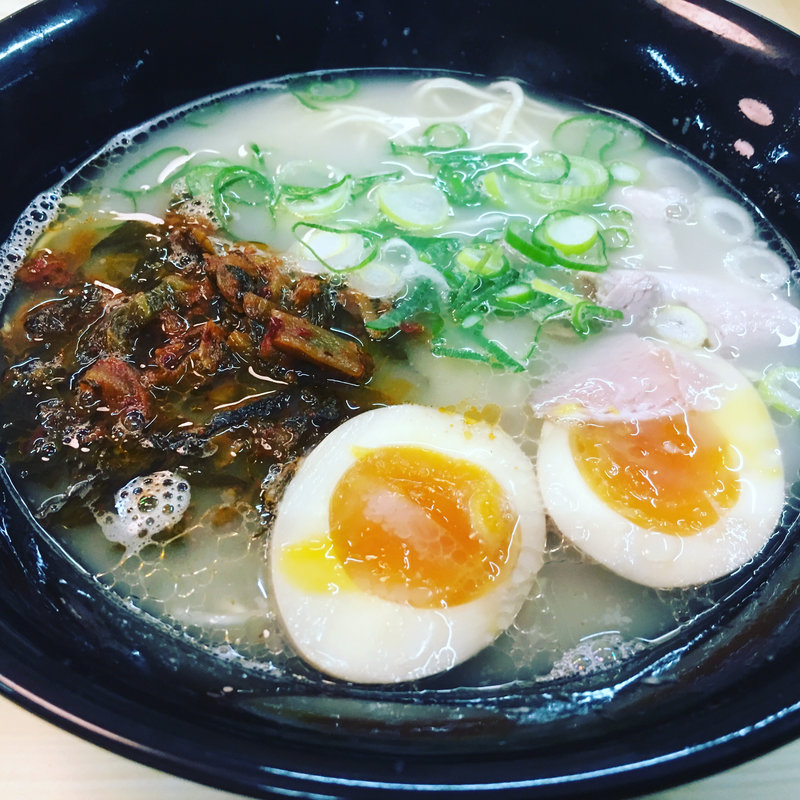 ラーメン（煮卵・高菜）(博多ラーメン膳 箱崎店)