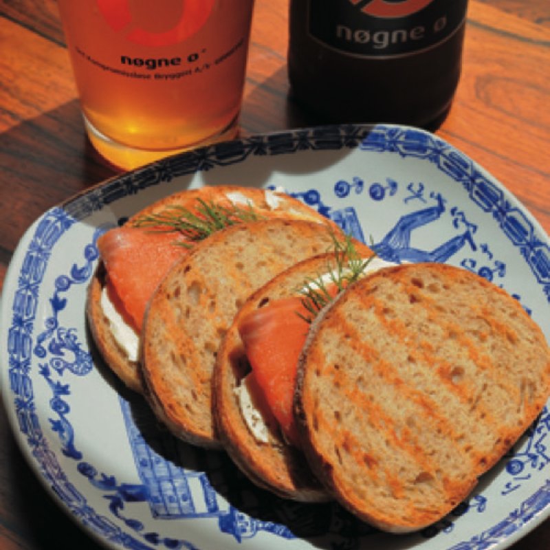 ノルウェー産サーモンのサンドウィッチ(Fuglen Tokyo)