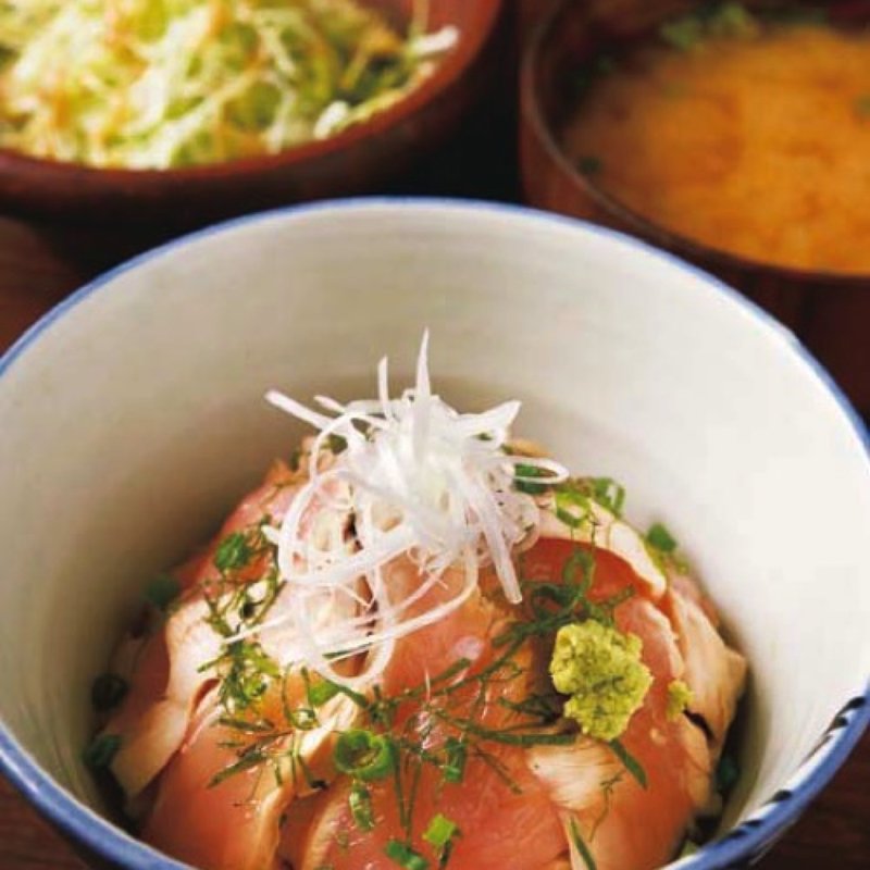 鳥わさ丼(ビストロゴキゲン鳥究極の焼き鳥家 渋谷本社店)