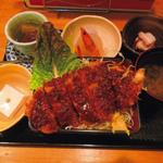 ソースかつ重