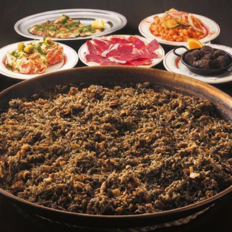 イカスミのパエージャ (バレンシアナ バル ブリーチョ)