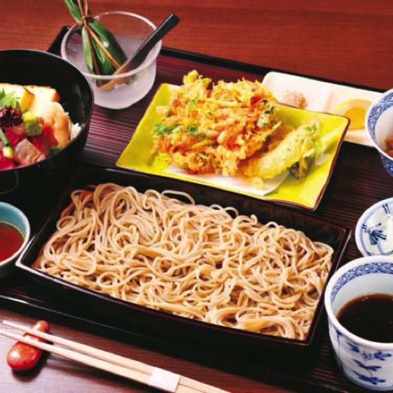 桜海老かき揚げせいろと海鮮ちらし丼膳 (銀座　久保田)