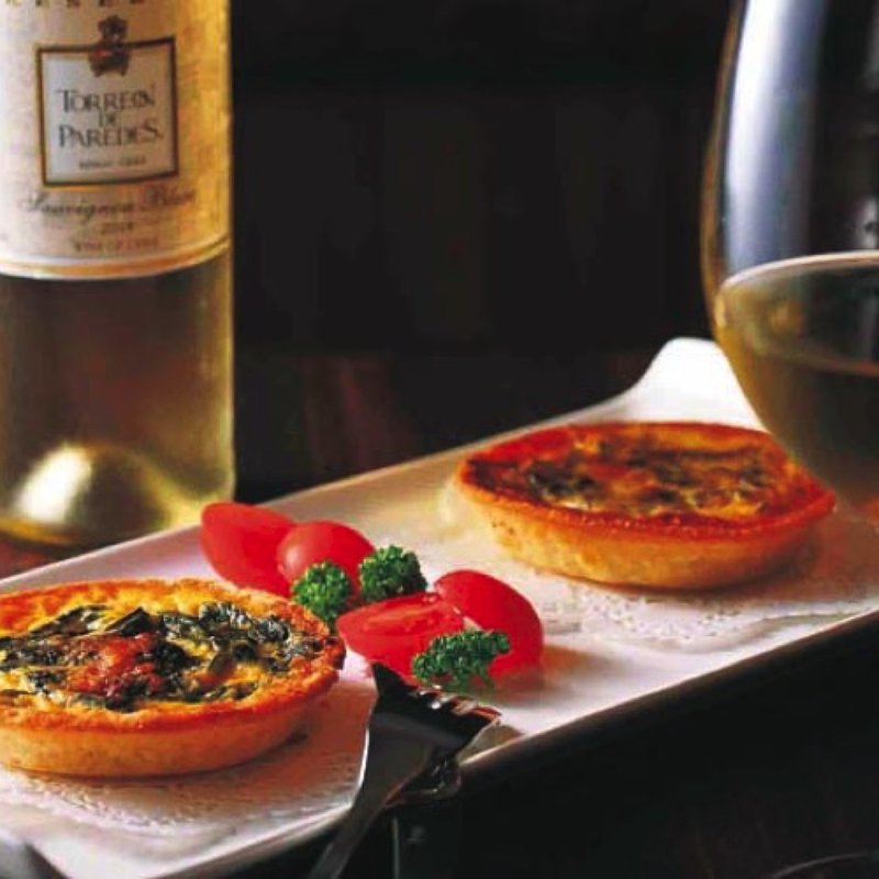 ほうれん草のキッシュ (ワインバー 銀座トレオン16区)