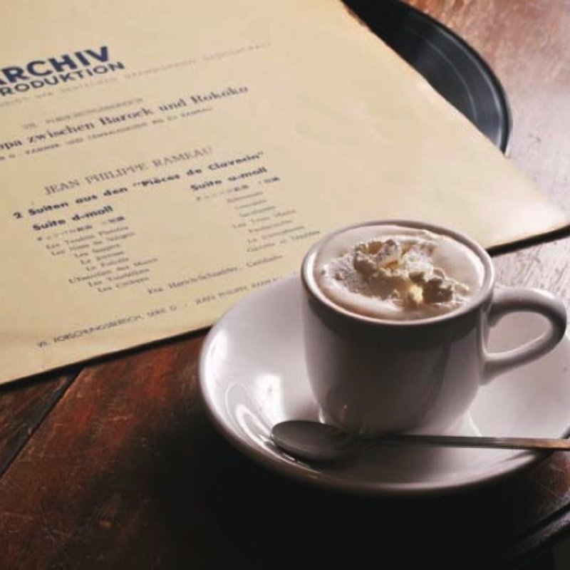 ウインナー・コーヒー(名曲喫茶ミニヨン)