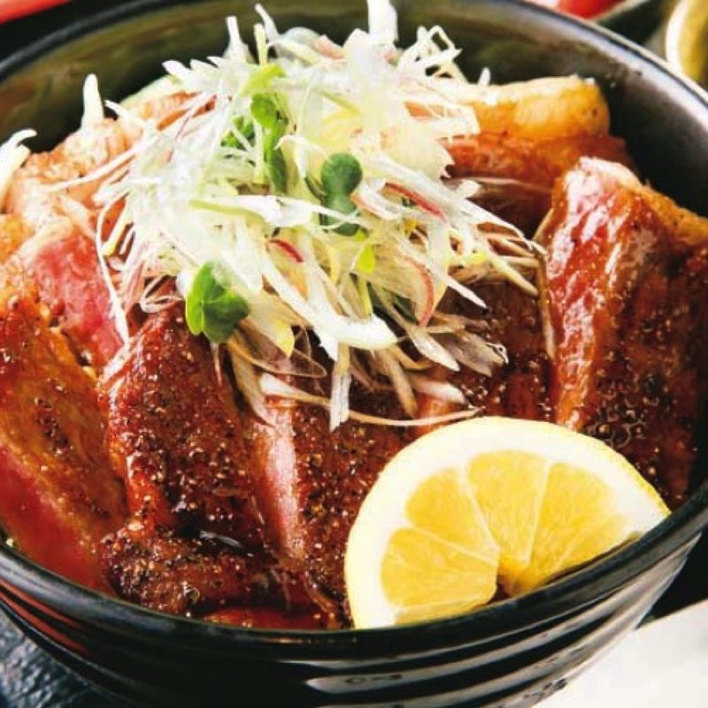 ステーキ丼 (肉いせや)