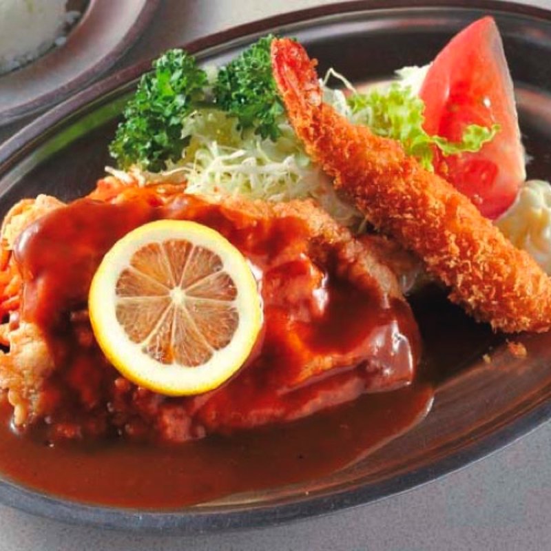 上ランチ（チキンピカタ、エビフライ、ミニスパ、サラダ、ライス）(センターグリル)