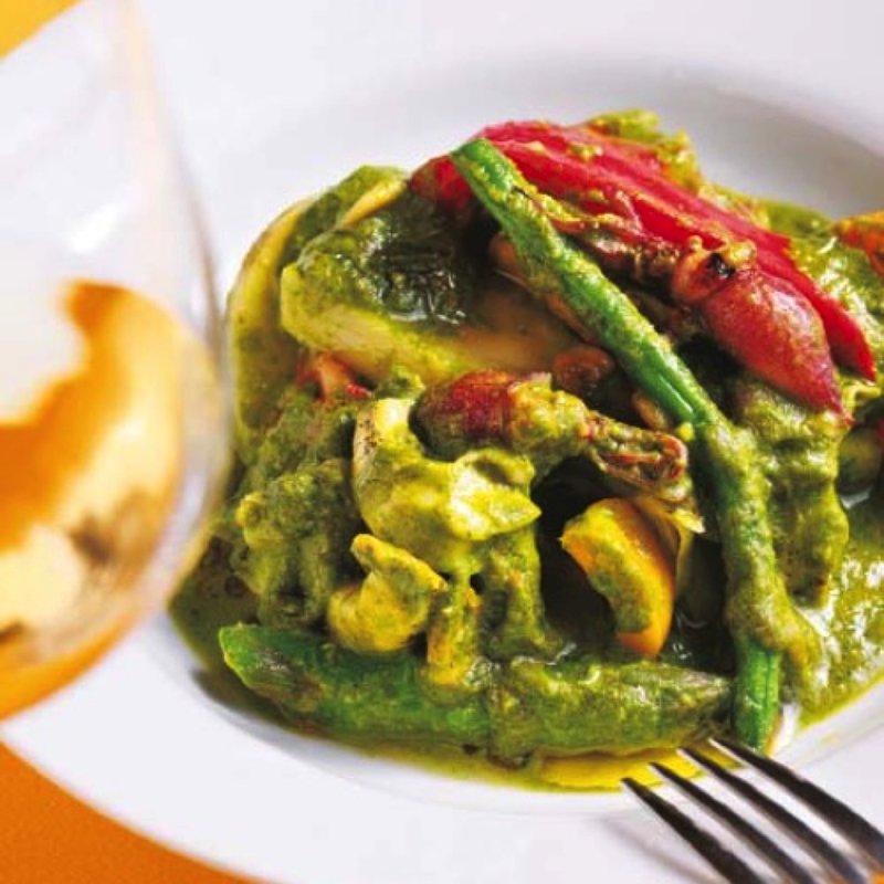 北海道産ツブ貝のバジルバターソテー(トラットリア・コッレ 人形町)