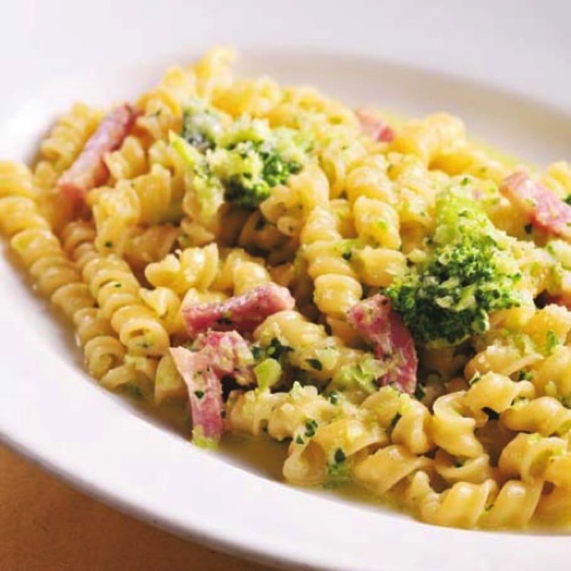 ブロッコリーとプロシュートコットのクリームソース(アンティカ・トラットリア シュリシュリ)