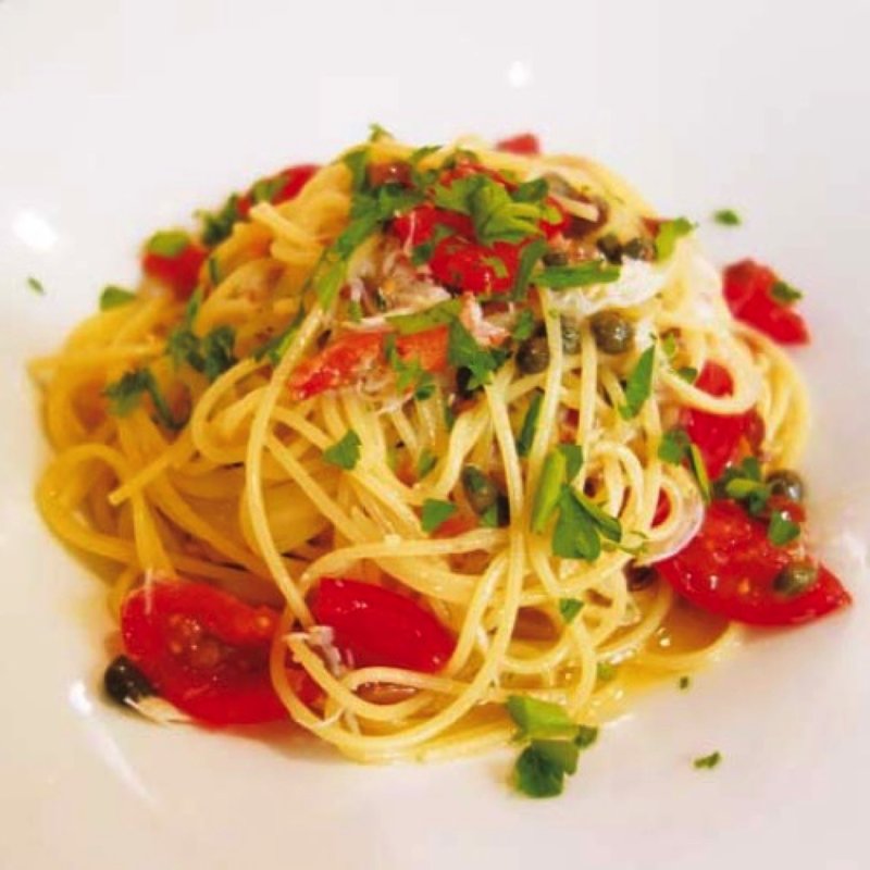 ずわい蟹のスパゲッティーニ オリーブとケッパーのプッタネスカビアンカ(エッセンツァ)