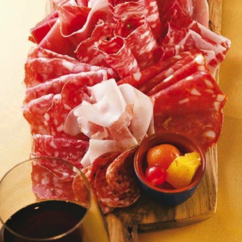 生ハムとサラミの盛り合わせ(エル ビステッカーロ デイ マニャッチョーニ)
