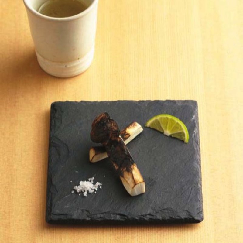 松茸の炭火焼、鶏の贅沢コンソメスープ(泉岳寺前 瀧口)