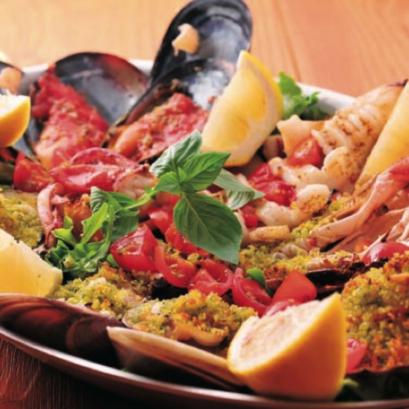 魚介の窯焼き盛り合わせ(トゥットベーネ)