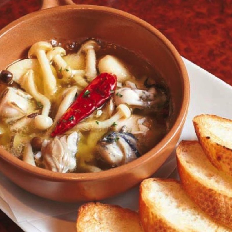 牡蠣のアヒージョ(牡蠣バル 大森)