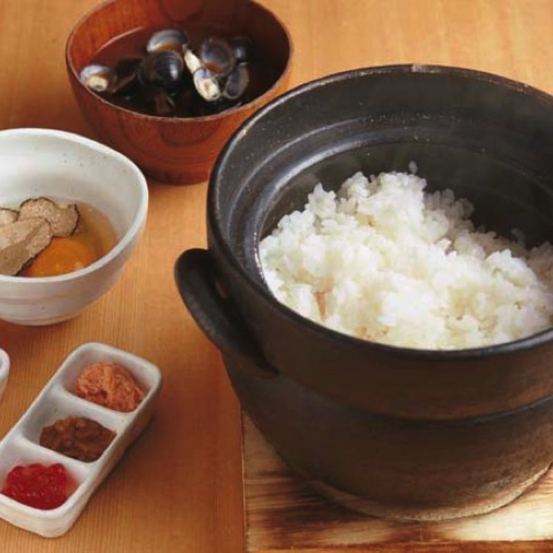 土鍋釜ご飯　トリュフと南部鶏卵の卵かけ(泉岳寺前 瀧口)