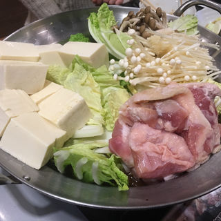 鶏寄せ鍋(博多一番どり 居食家あらい 空港東店 )