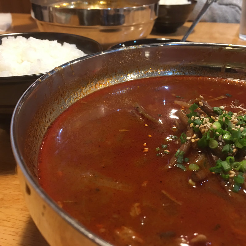 ユッケジャン定食(スタミナ鉄板焼肉 博多鉄壱 港本店)