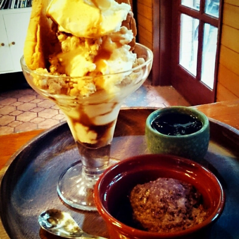 マスカルポーネとあんこのパフェ(いちょうの木 )