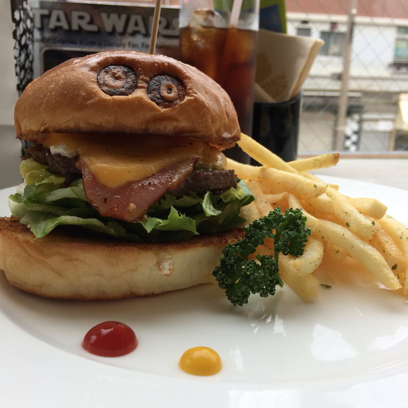 クワトロチーズバーガー(ゴールデンバーガー )