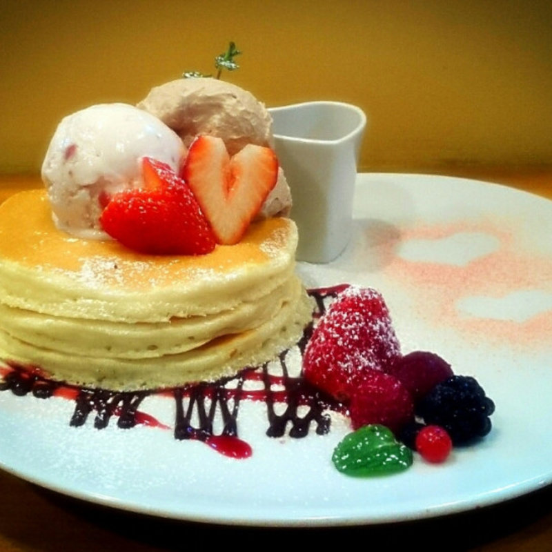 ストロベリーチョコのバレンタインパンケーキ(パンケーキママカフェ VoiVoi （ヴォイヴォイ）)