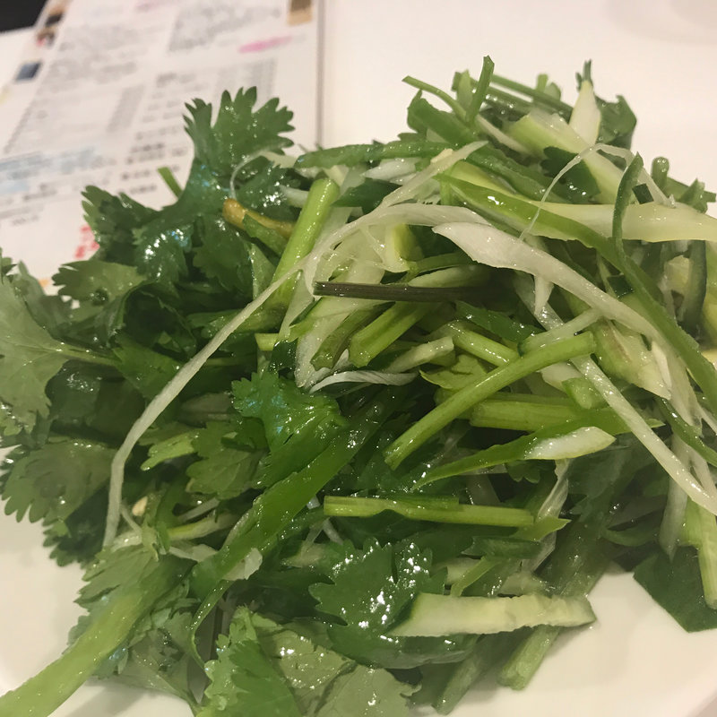 青唐辛子・胡瓜・香菜のサラダ