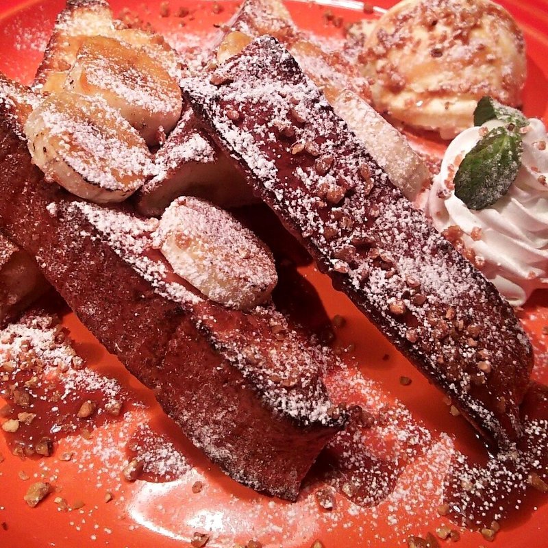 フレンチトースト（焼きバナナ＆プラリネナッツ）(モジャ　イン　ザ　ハウス　梅田店)