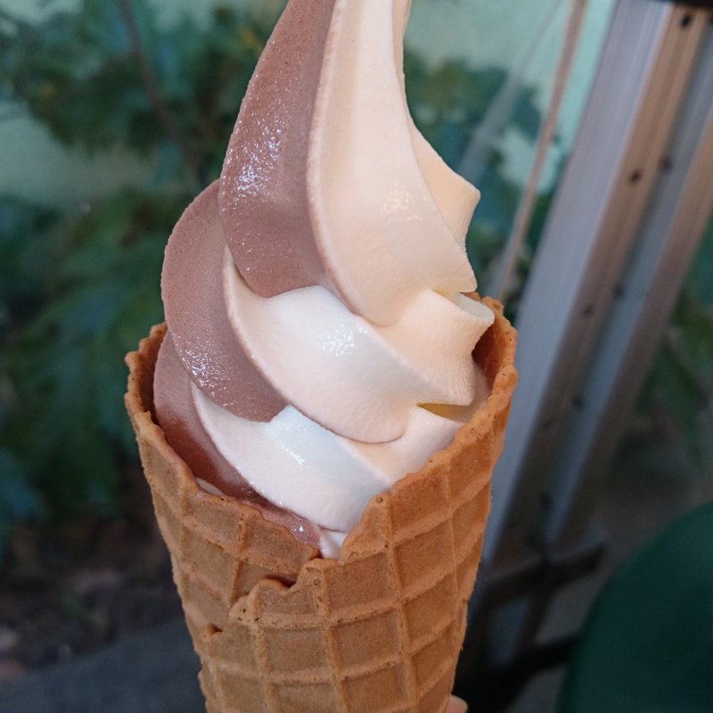 森のソフトクリーム ミックス(カフェ麦わらぼうし （カフェムギワラボウシ）)