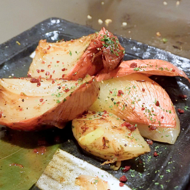 丸ごと玉ねぎのスパイス焼き(弁兵衛 八丁堀店 （てっぱんや べんべえ）)